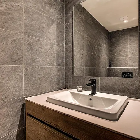 Castorettes, Alpes Trave, Sleeps 6 To 7 *