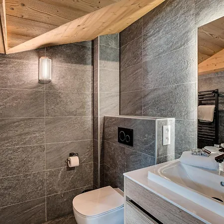 Castorettes, Alpes Agency, Chamonix, Sleeps 6 To 7 Apartment