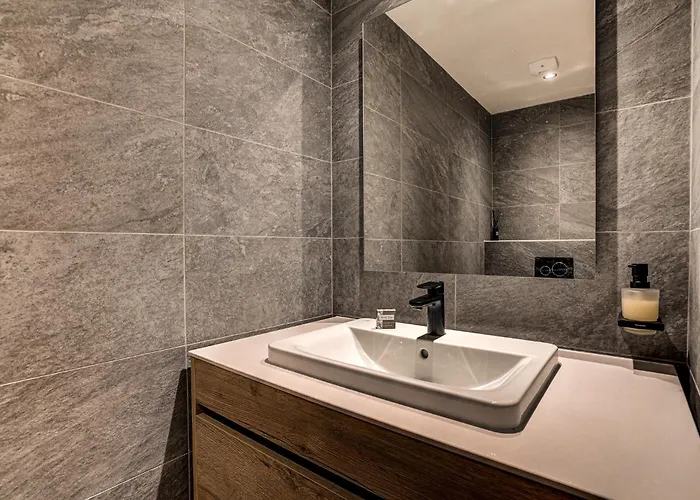 Castorettes, Alpes Trave, Sleeps 6 To 7 *